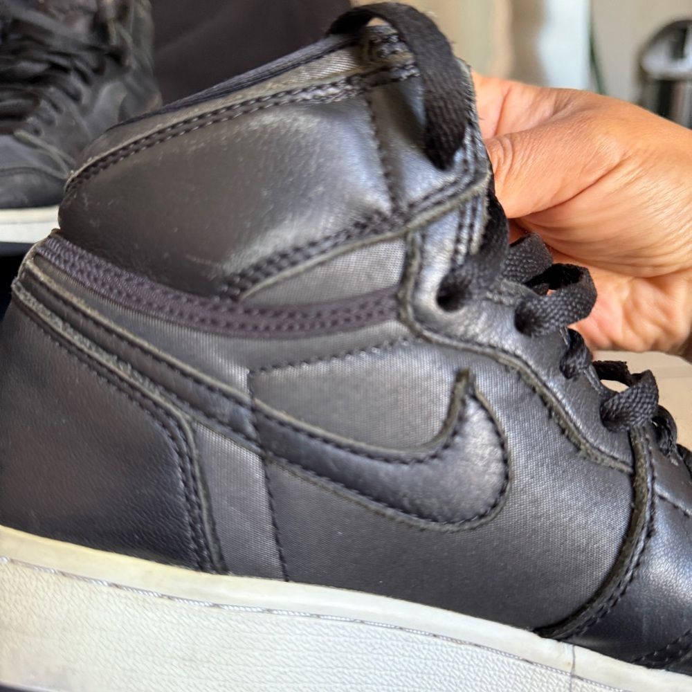 Nike Air Jordan 1 Retro High OG Black Satin Gym Red GS Youth 5Y - Picture 11 of 11